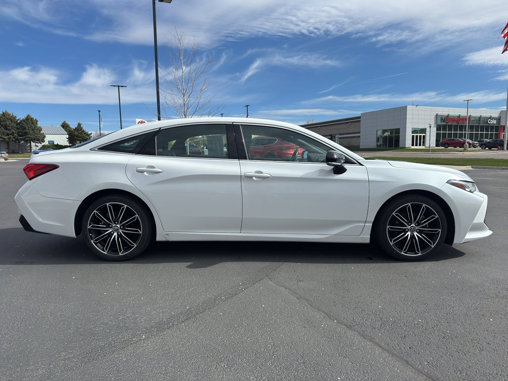 Used 2019 Toyota Avalon Touring w/ Advanced Safety Package image 2