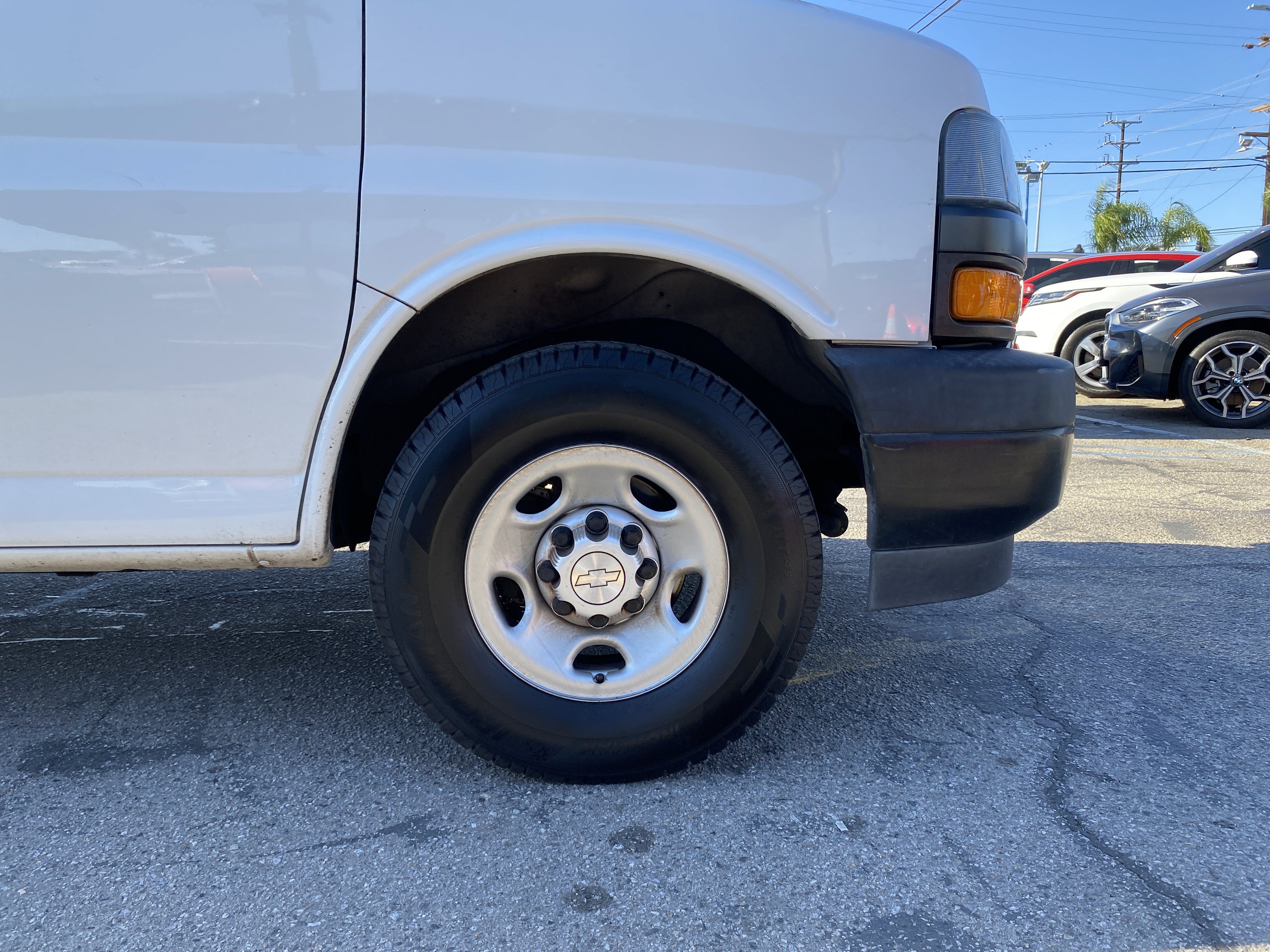 Used 2019 Chevrolet Express 2500 w/ Driver Convenience Package RWD image 30