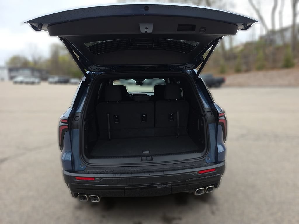 New 2026 Chevrolet Traverse LT w/ Midnight/Sport Edition FWD image 13