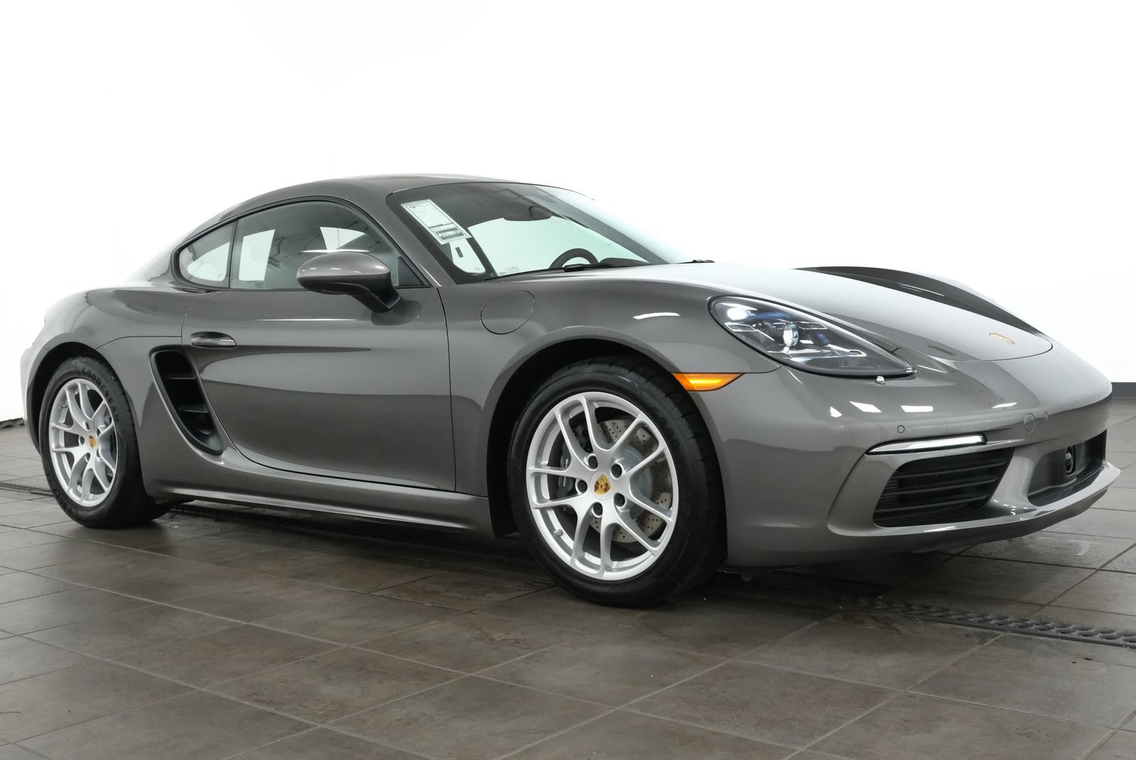 Used 2021 Porsche 718 Cayman RWD image 8