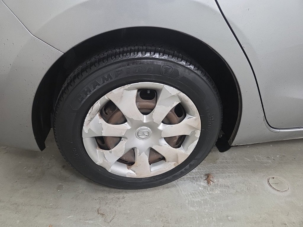 Used 2015 MAZDA MAZDA3 i Sport image 27