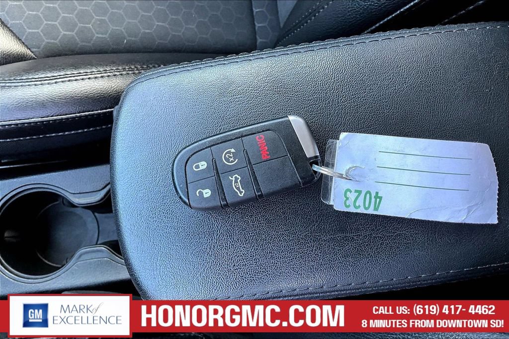 Used 2019 Jeep Compass Latitude FWD image 35