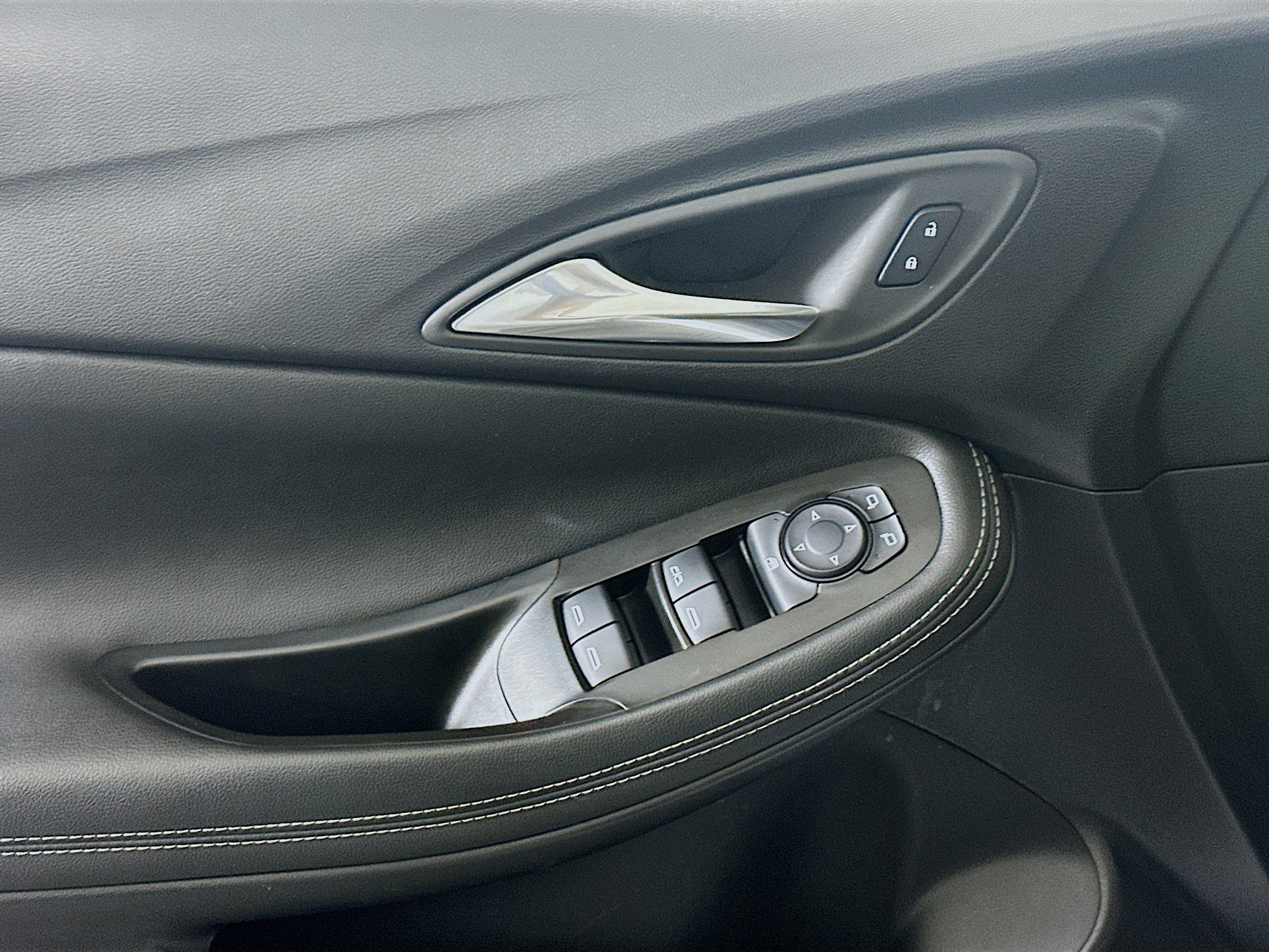 Used 2025 Buick Encore GX Preferred FWD image 15