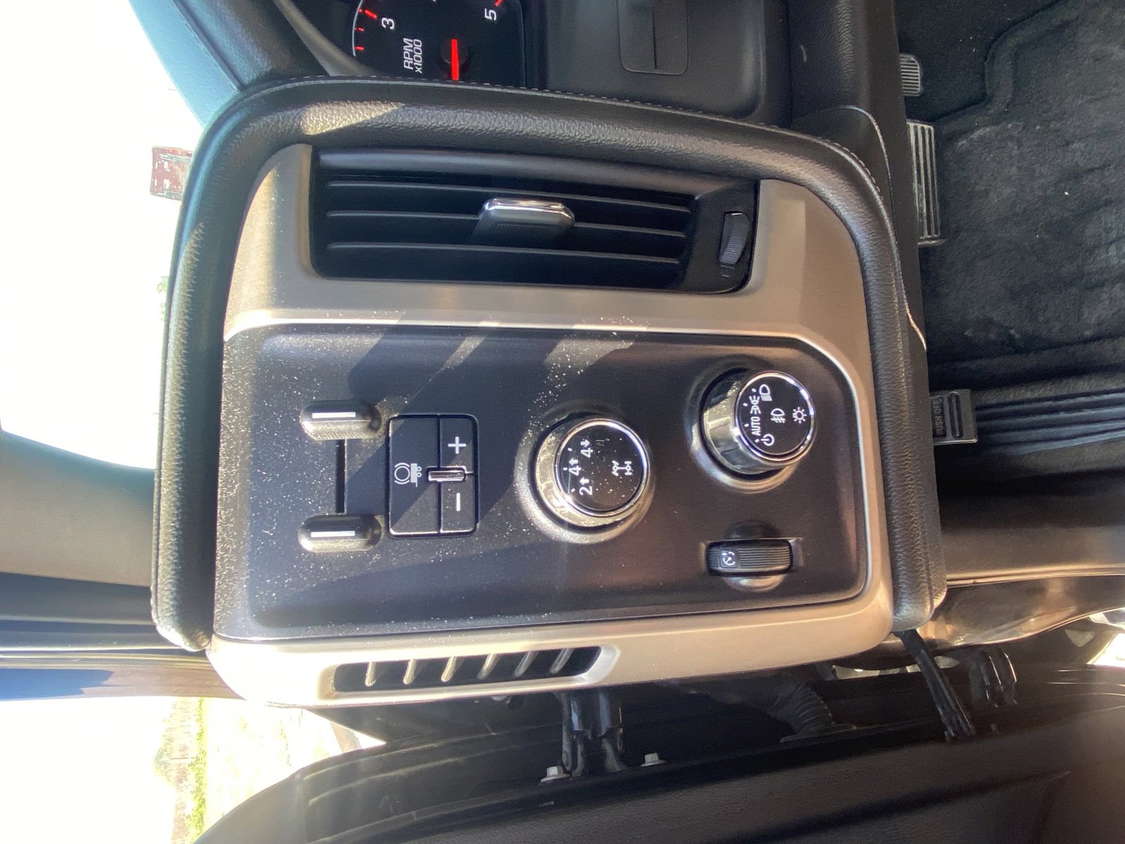 Used 2016 GMC Sierra 2500 Denali w/ Duramax Plus Package image 18