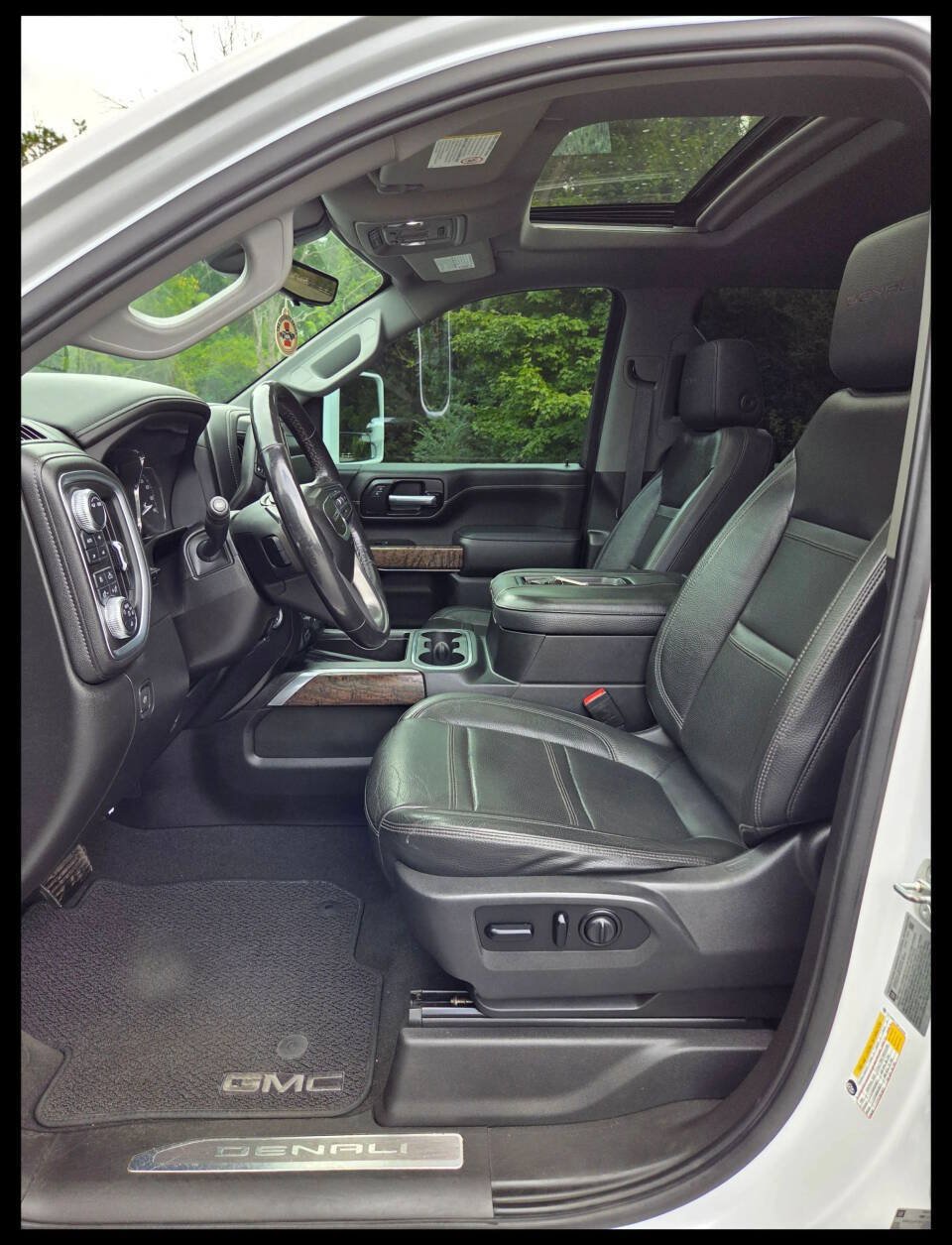 Used 2021 GMC Sierra 2500 Denali w/ Denali Ultimate Package AWD/4WD image 12