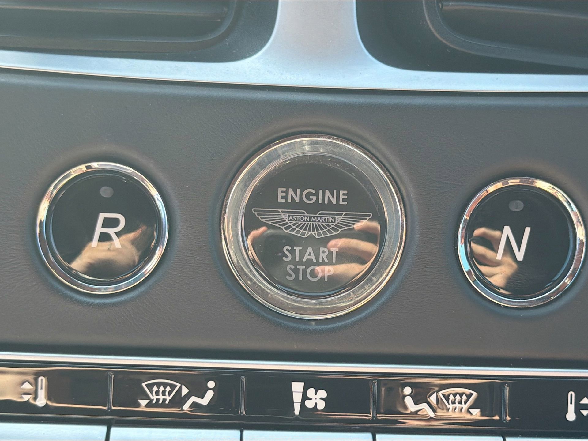 Used 2018 Aston Martin DB11 V12 image 34