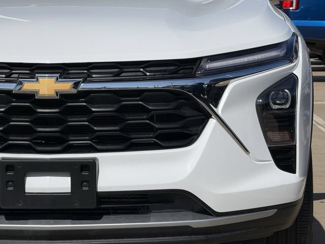 Used 2024 Chevrolet Trax LT w/ Driver Confidence Package FWD image 9