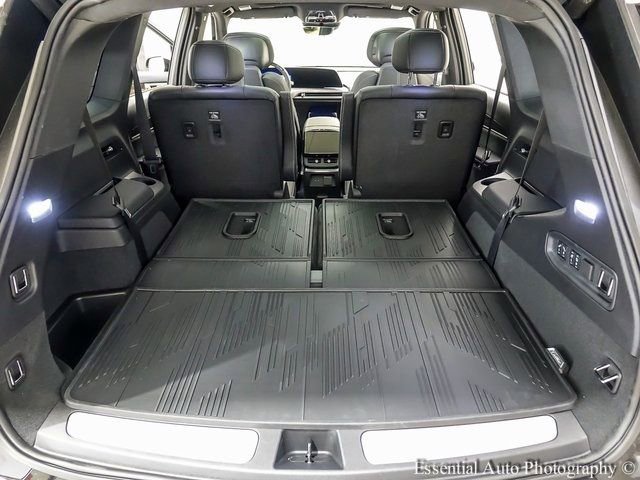 New 2026 Cadillac Vistiq Luxury w/ LPO, Floor Liner Package AWD/4WD image 22