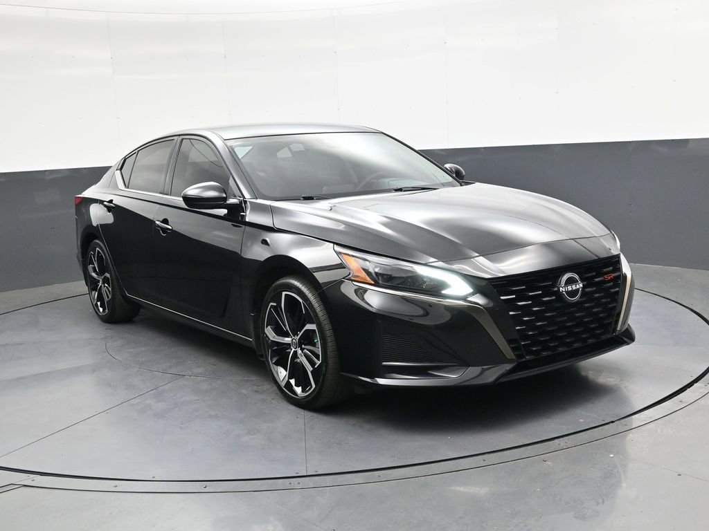 Used 2023 Nissan Altima 2.5 SR FWD video 1