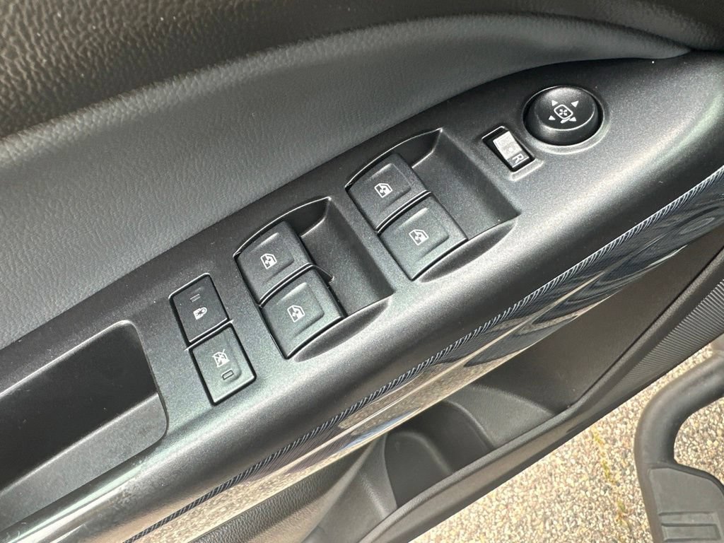 Used 2017 Chevrolet Colorado Z71 AWD/4WD image 15
