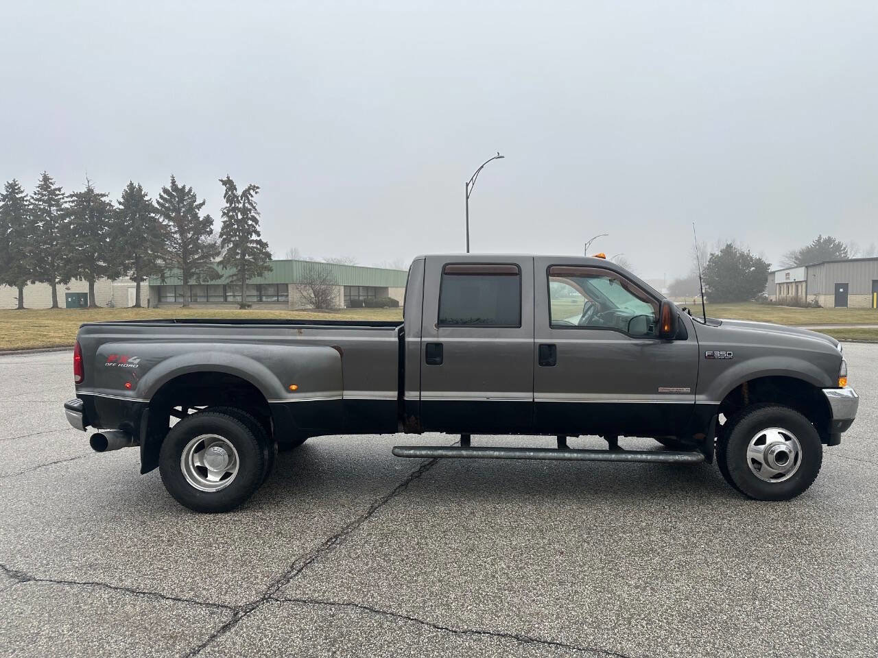 Used 2003 Ford F350 Lariat image 2