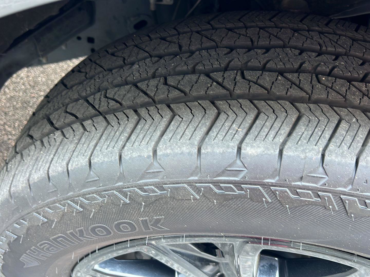 Certified 2024 Ford F150 Platinum w/ FX4 Off-Road Package AWD/4WD image 42