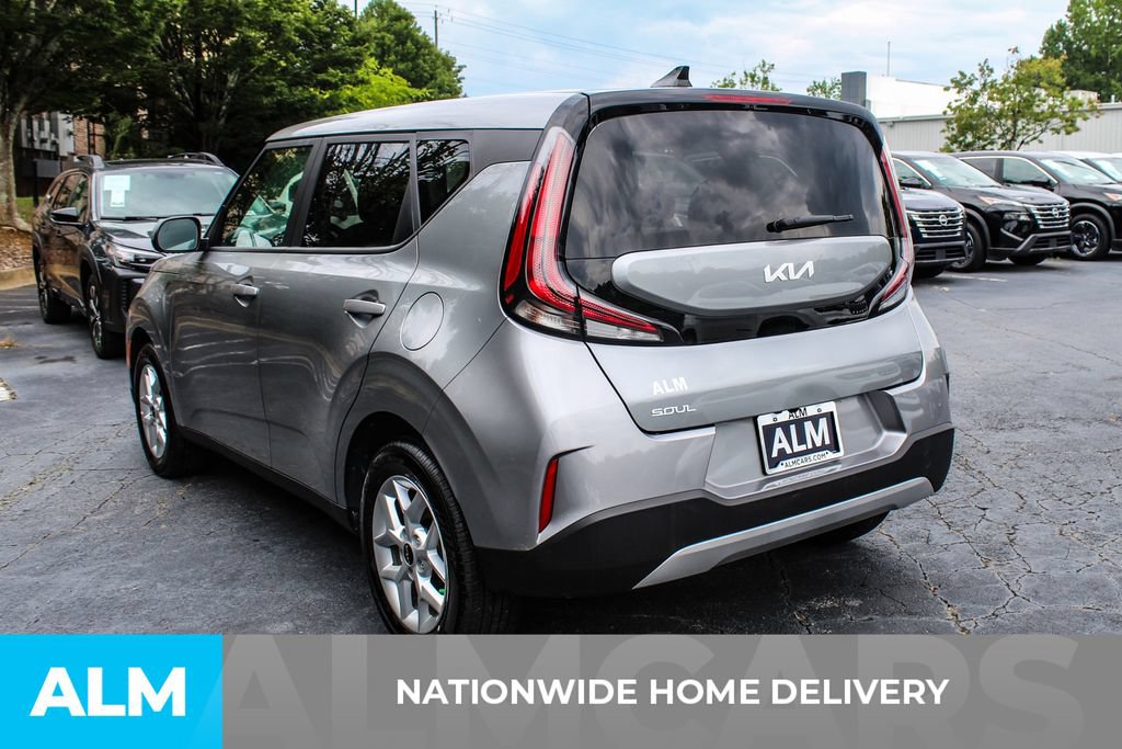 Used 2025 Kia Soul LX w/ LX Technology Package FWD image 5