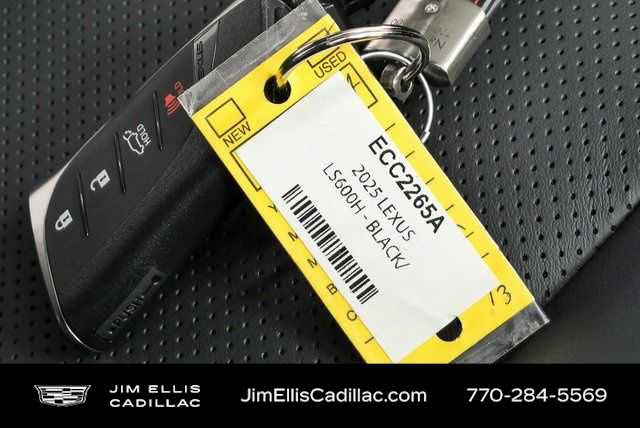 Used 2025 Lexus LX 700h F Sport image 38