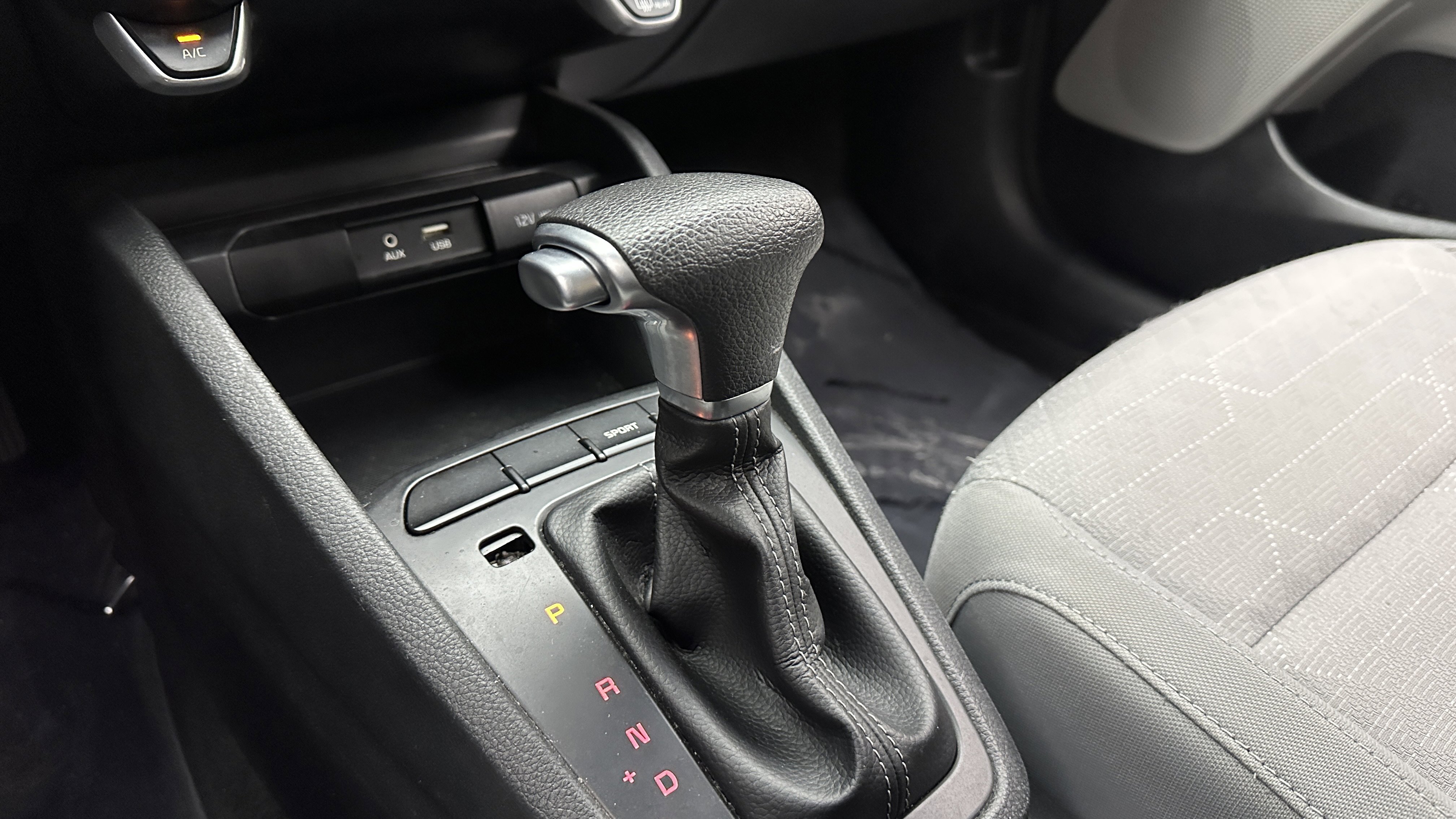 Used 2018 Kia Rio S image 17