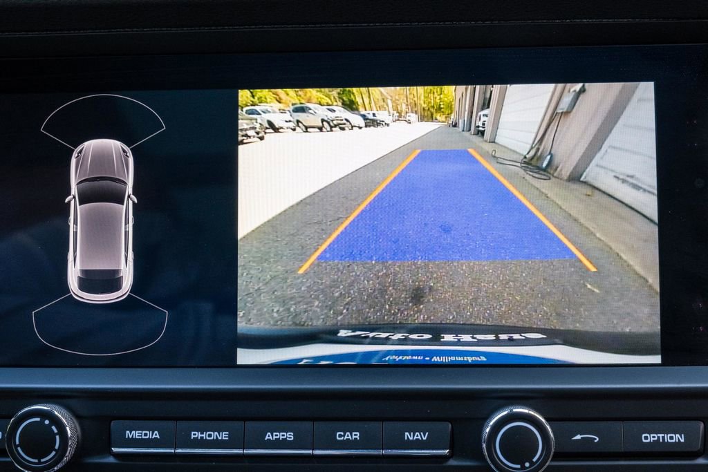 Used 2020 Porsche Macan image 20