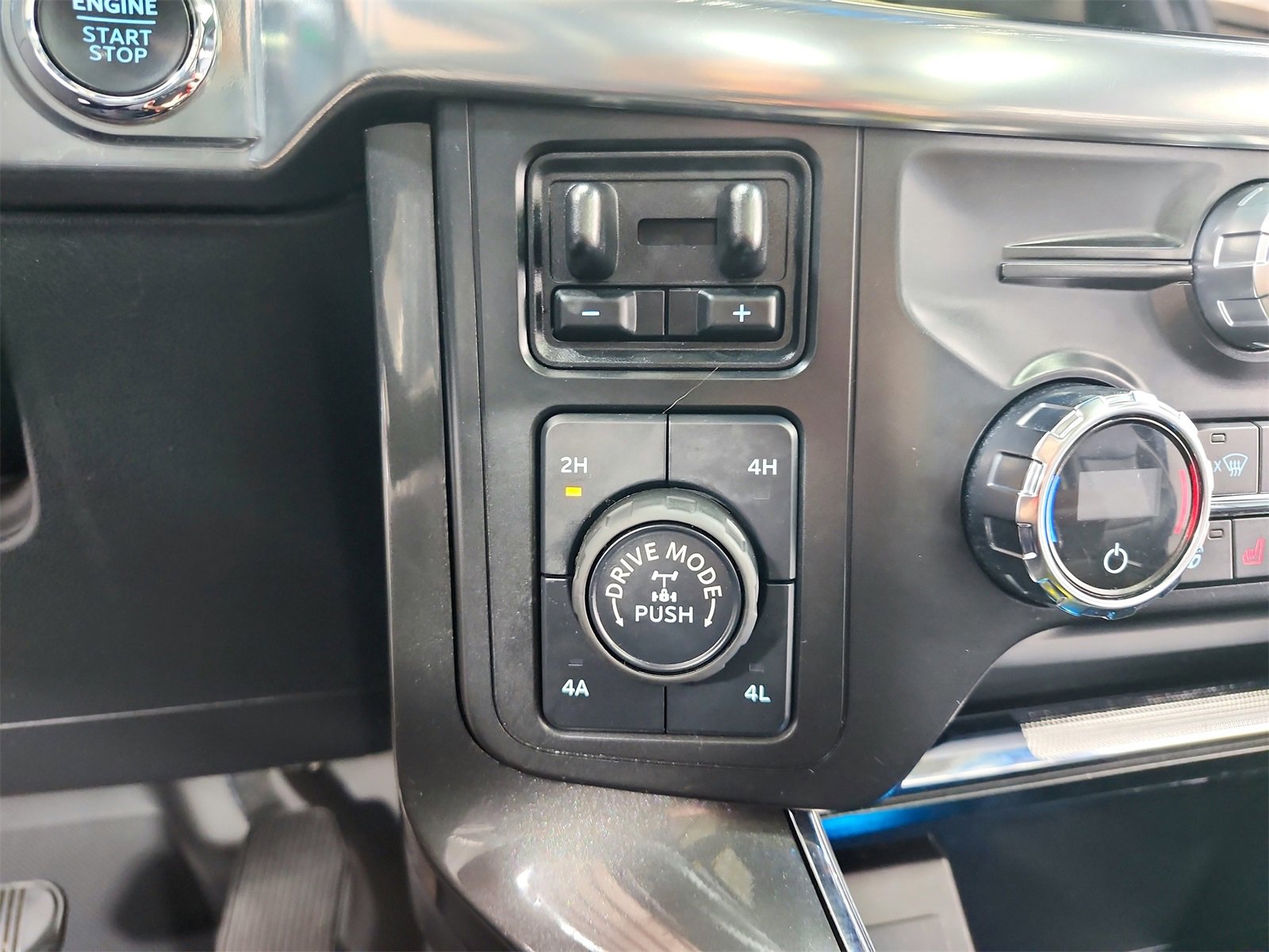 Used 2021 Ford F150 Lariat w/ Equipment Group 502A High image 29