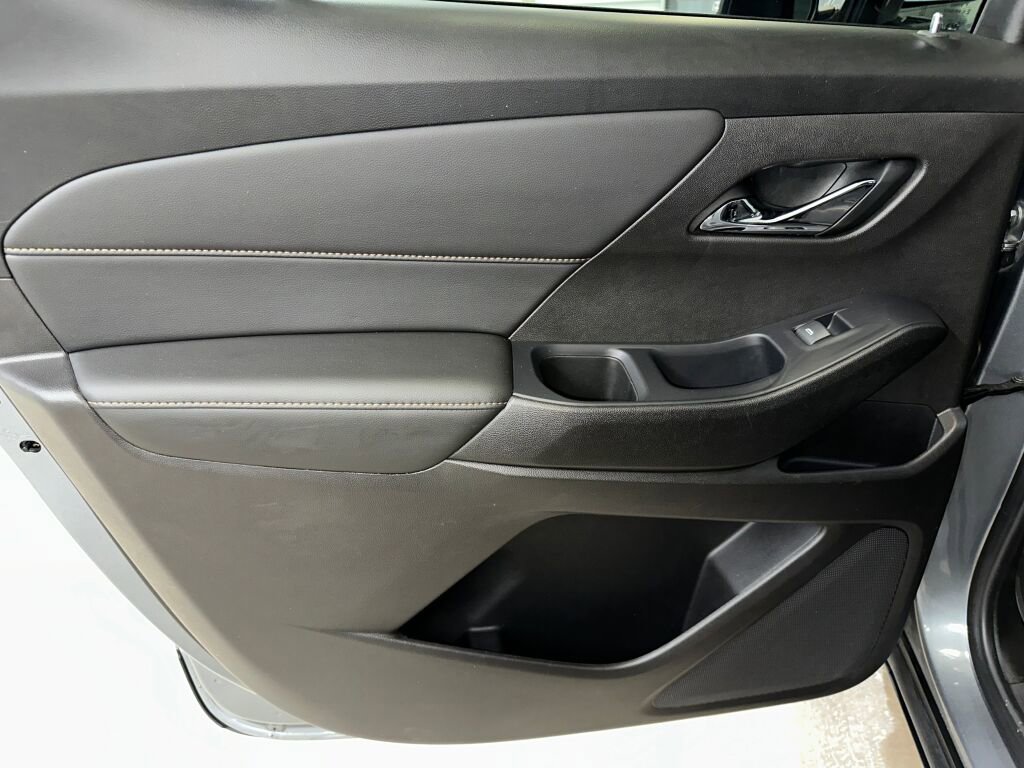 Certified 2021 Chevrolet Traverse LT w/ LT Premium Package image 20