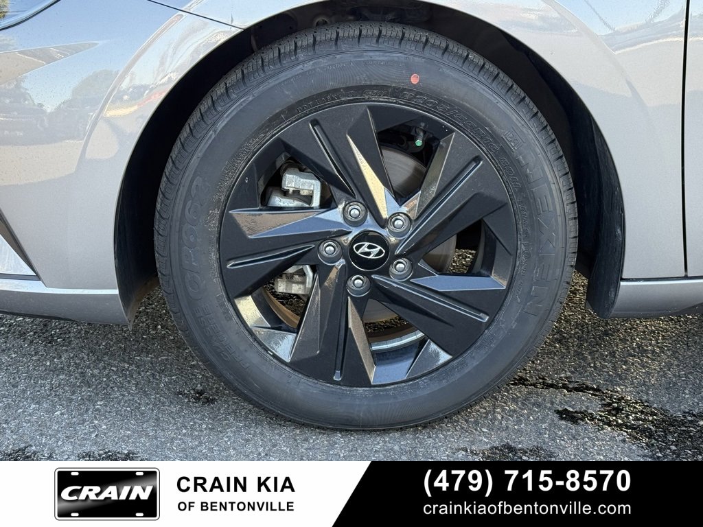 Used 2022 Hyundai Elantra SEL image 31