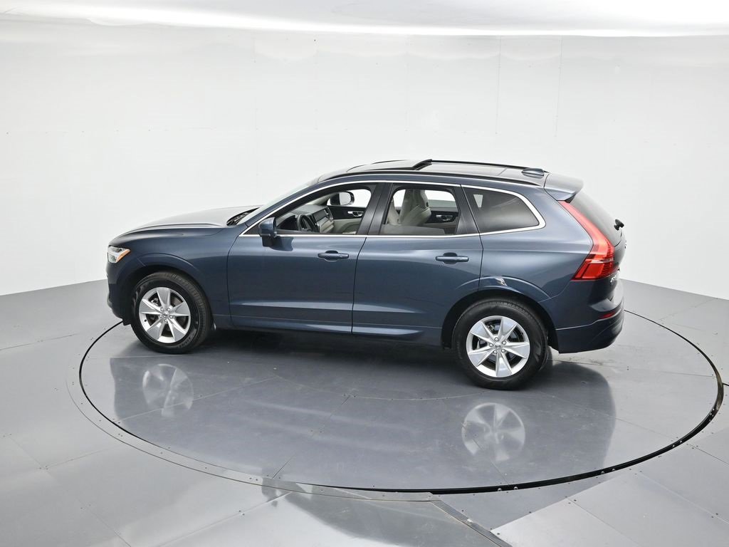Used 2022 Volvo XC60 B5 Momentum image 39