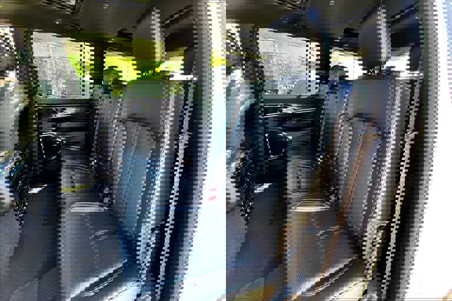 Used 2023 Jeep Wagoneer 4WD w/ Premium Group I image 19