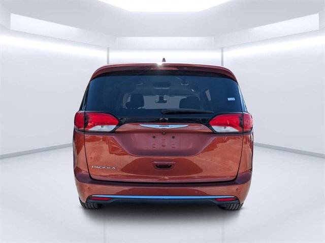 Used 2018 Chrysler Pacifica Touring Plus w/ Tire & Wheel Group image 5