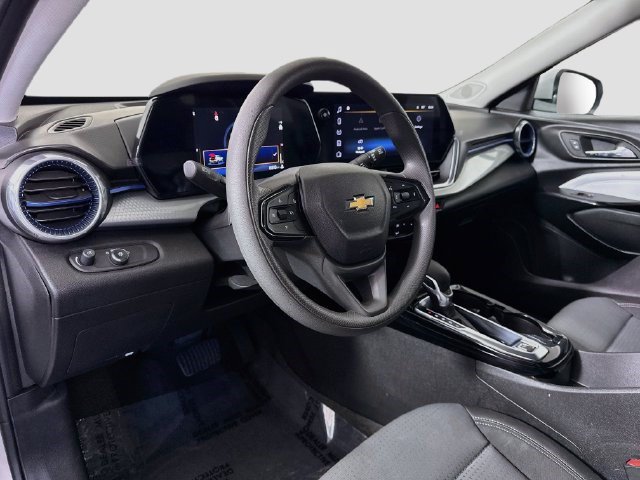 Used 2026 Chevrolet Trax LT FWD image 22