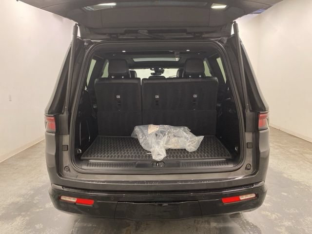 Used 2024 Jeep Wagoneer Series II AWD/4WD image 28