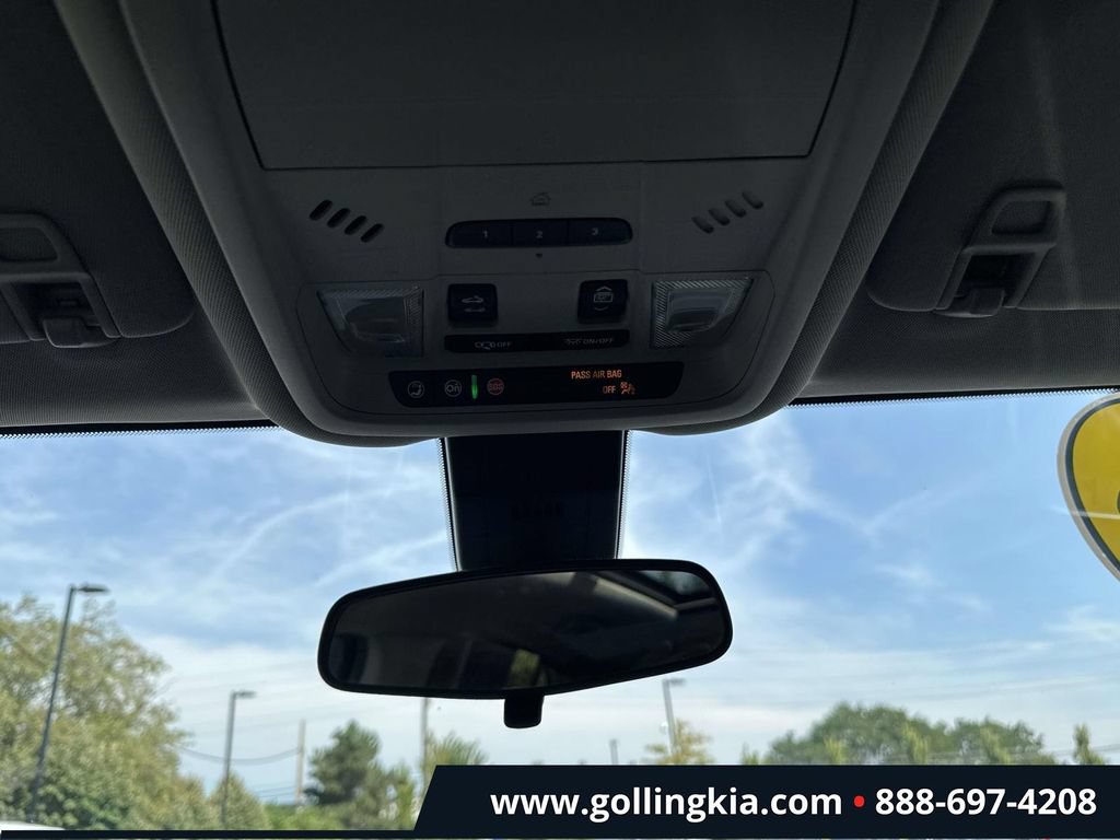 Used 2020 Chevrolet Equinox LT FWD image 30