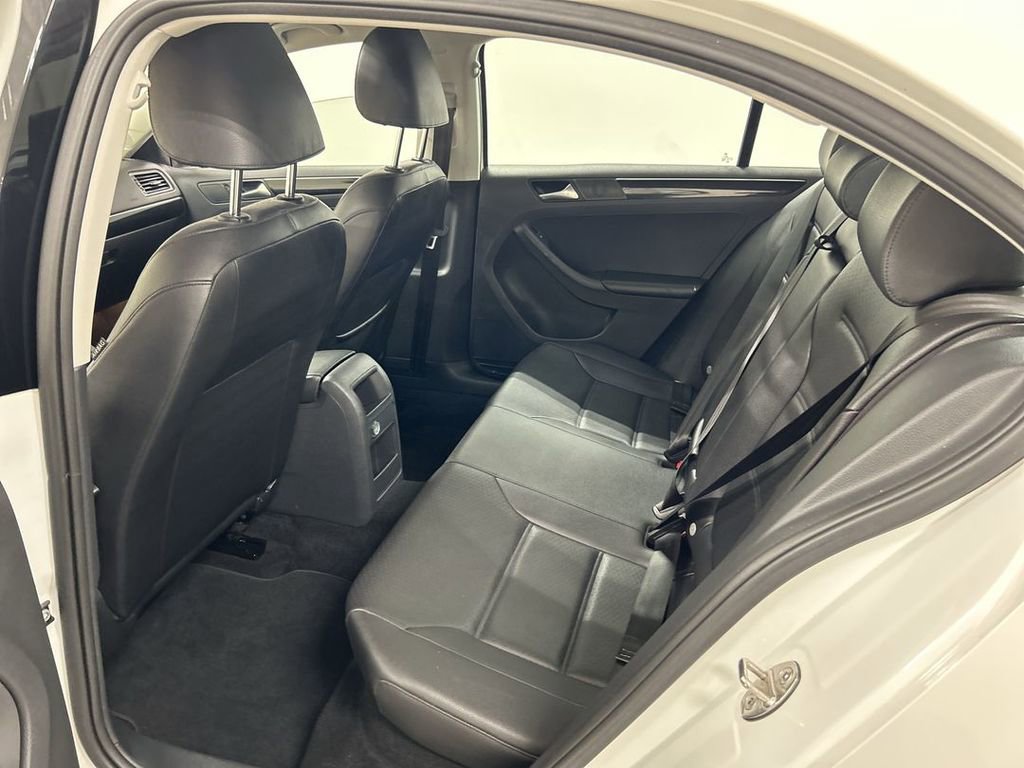 Used 2016 Volkswagen Jetta SEL w/ Lighting Package FWD image 20