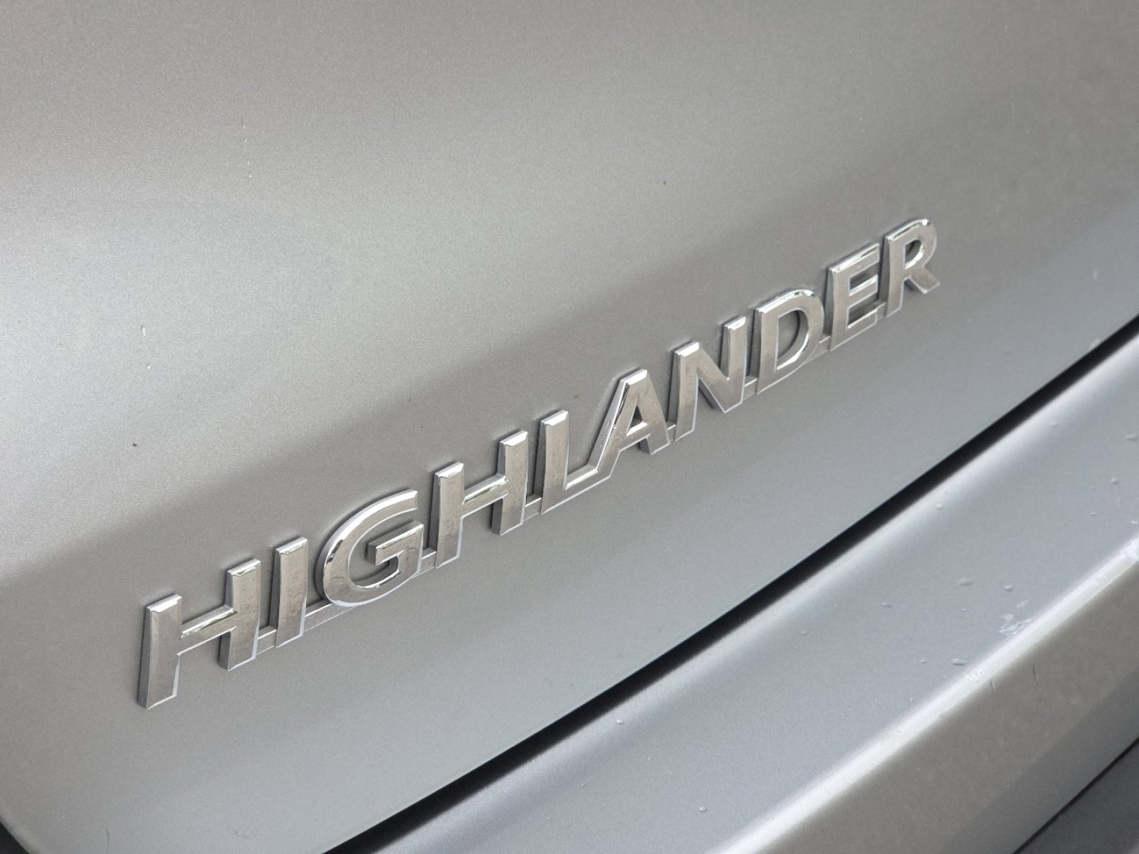 Used 2019 Toyota Highlander LE FWD image 11