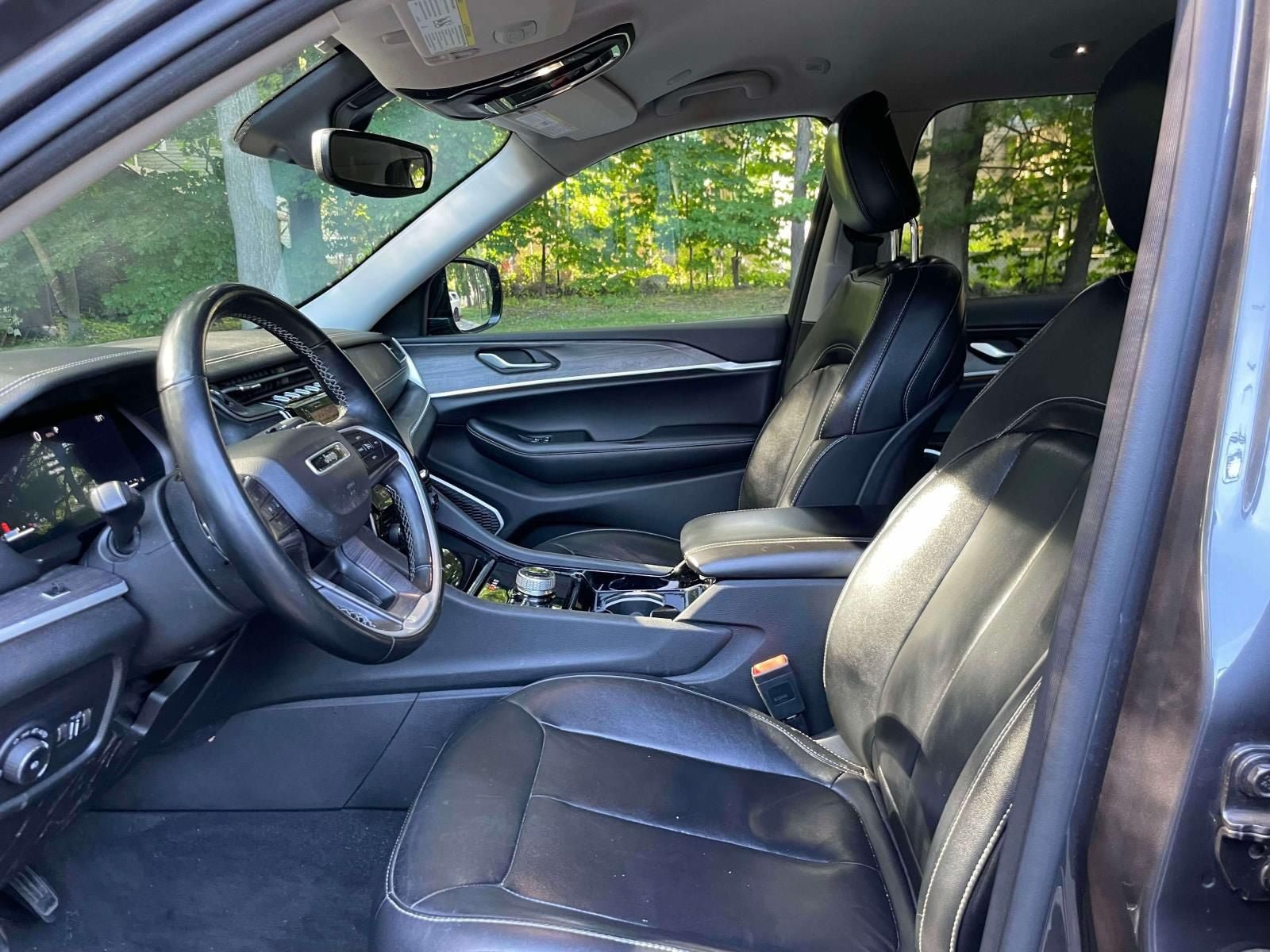 Used 2022 Jeep Grand Cherokee L Limited AWD/4WD image 17
