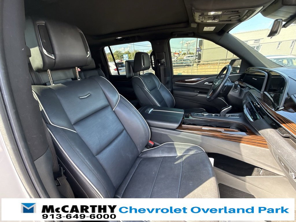 Used 2021 Cadillac Escalade ESV Premium Luxury w/ LPO, Illumination Package image 43