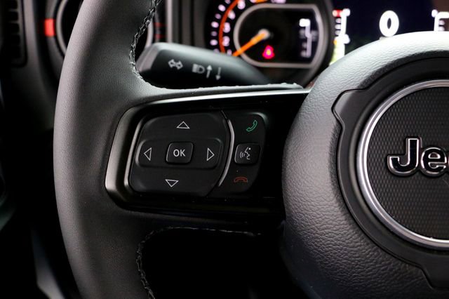 Used 2026 Jeep Wrangler Unlimited Rubicon AWD/4WD image 15