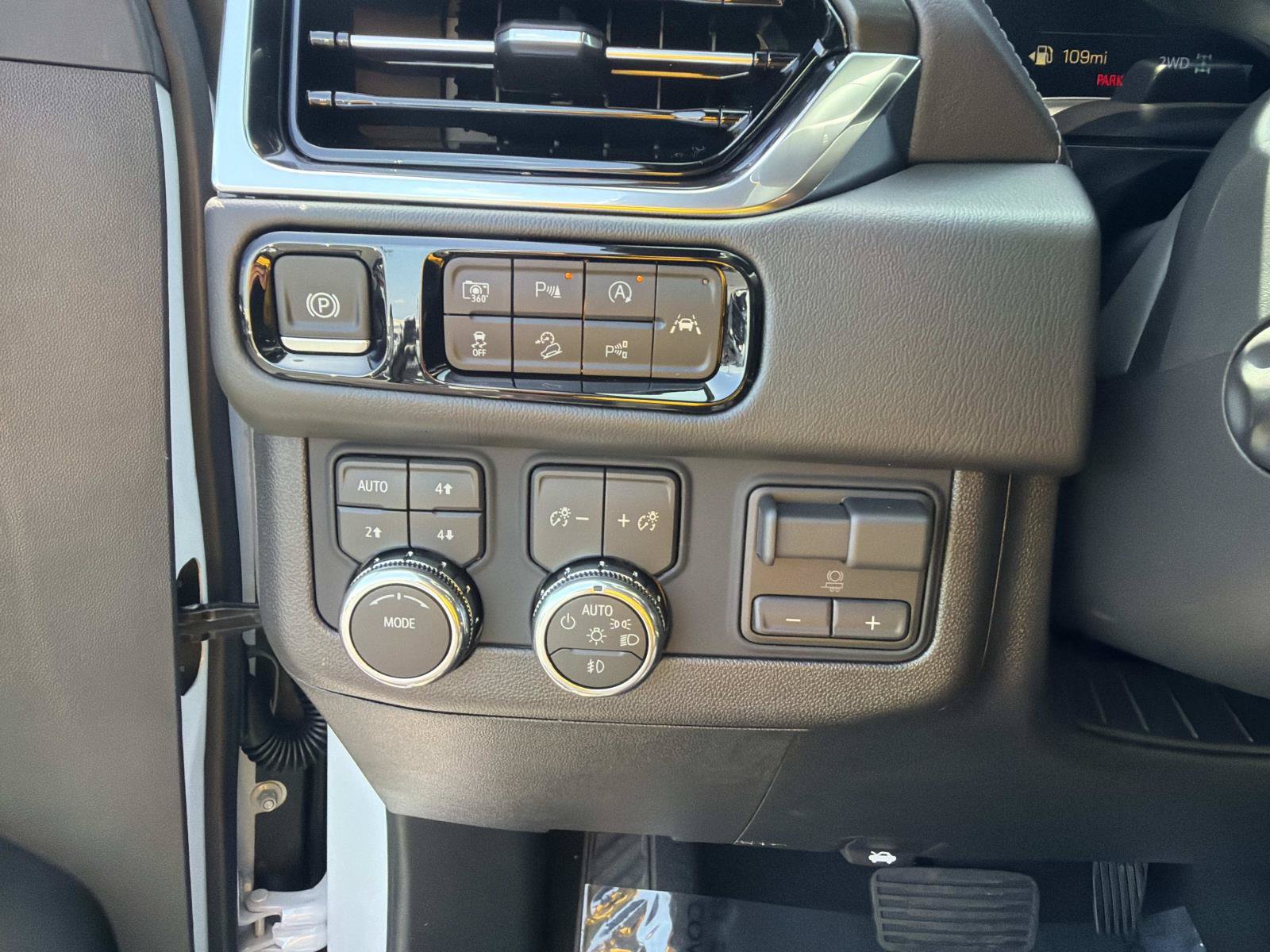 New 2026 GMC Yukon XL Denali w/ Denali Reserve Package AWD/4WD image 31