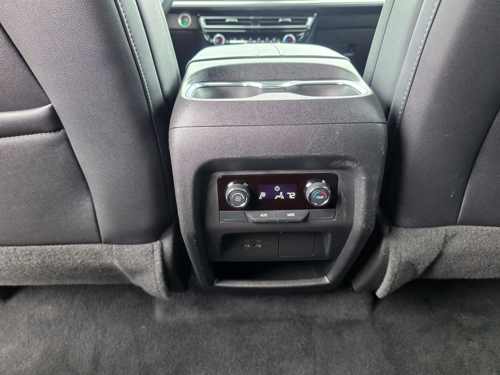Used 2025 Chevrolet Traverse LT AWD/4WD image 25