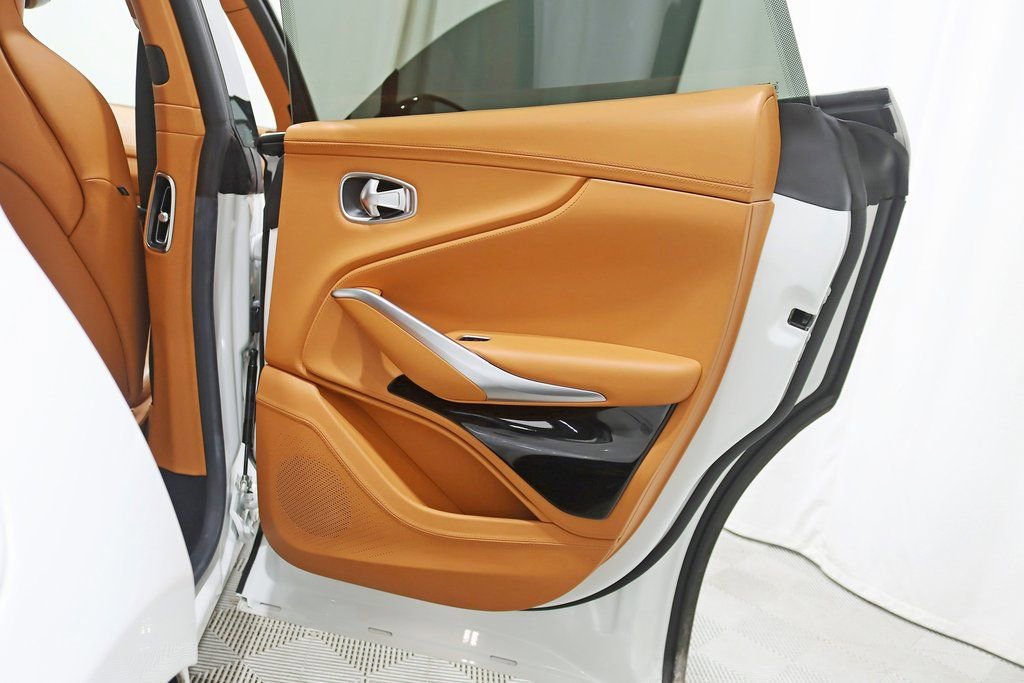 Used 2023 Aston Martin DBX image 42