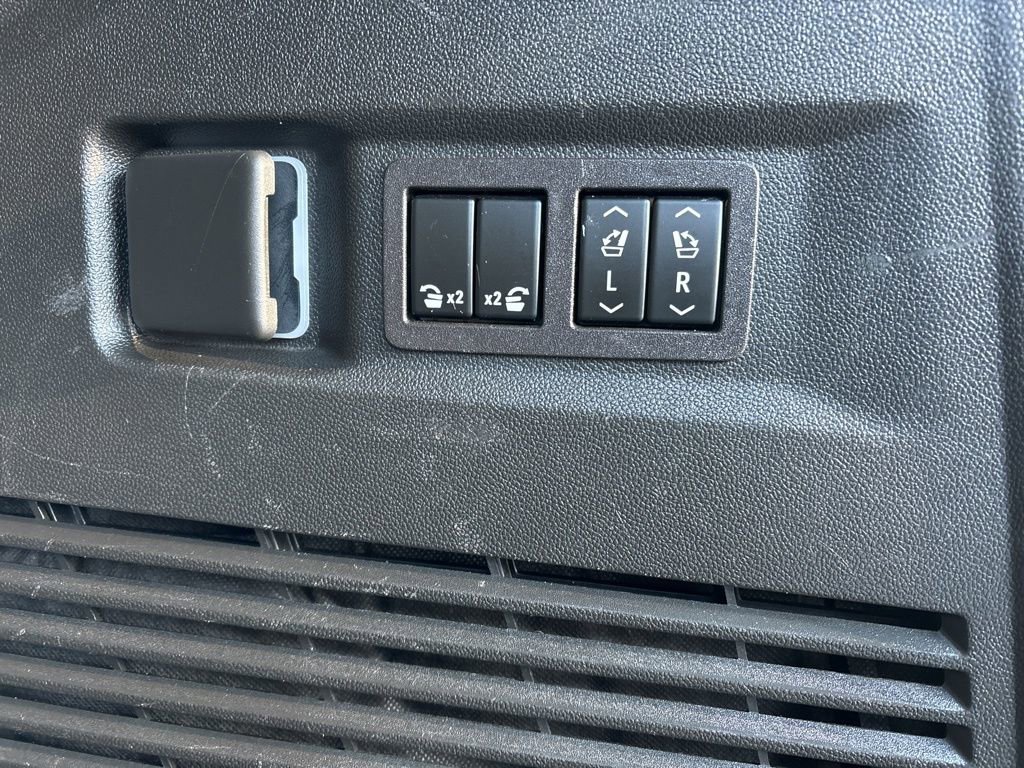 Certified 2023 Chevrolet Tahoe LT w/ LT Signature Package image 38