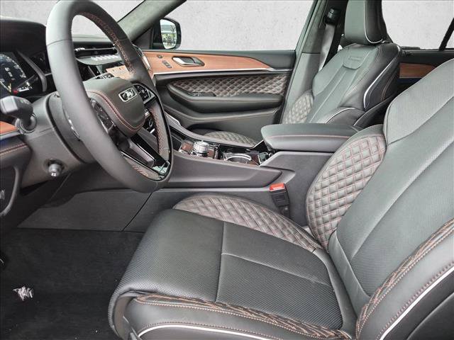 New 2027 Jeep Grand Cherokee Summit AWD/4WD image 4