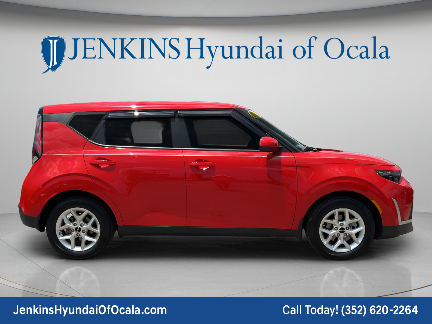 Used 2023 Kia Soul LX w/ LX Technology Package FWD image 2