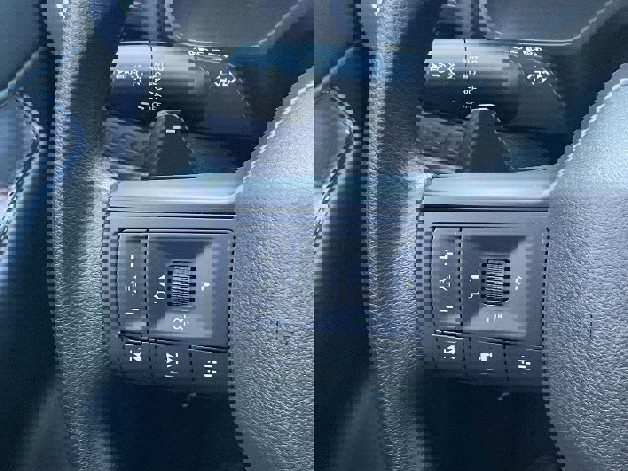 New 2026 Nissan Rogue S image 21