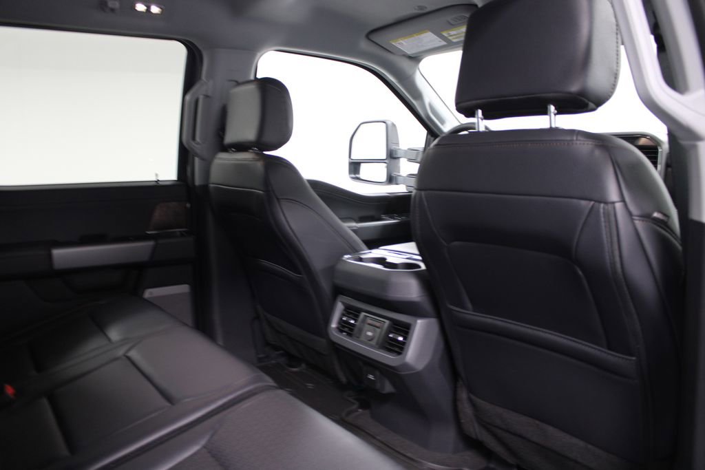 New 2026 Ford F250 Lariat w/ Black Appearance Package image 33