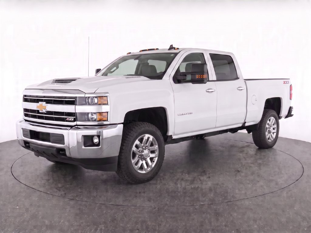 Used 2019 Chevrolet Silverado 3500 LT w/ LT Convenience Package AWD/4WD image 3
