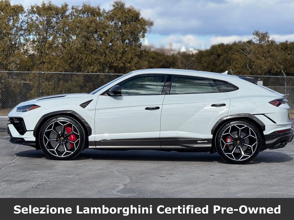 Used 2024 Lamborghini Urus Performante AWD/4WD image 2