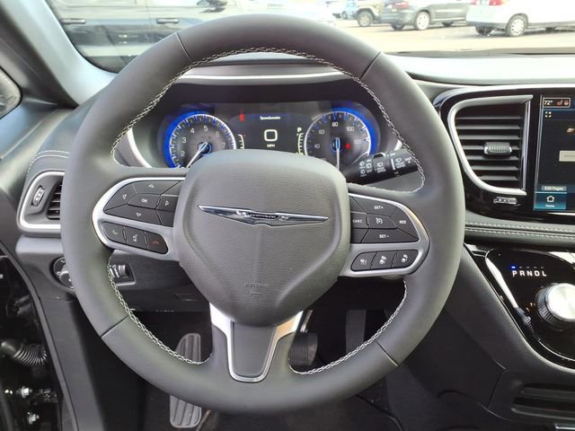 New 2026 Chrysler Pacifica Select image 18