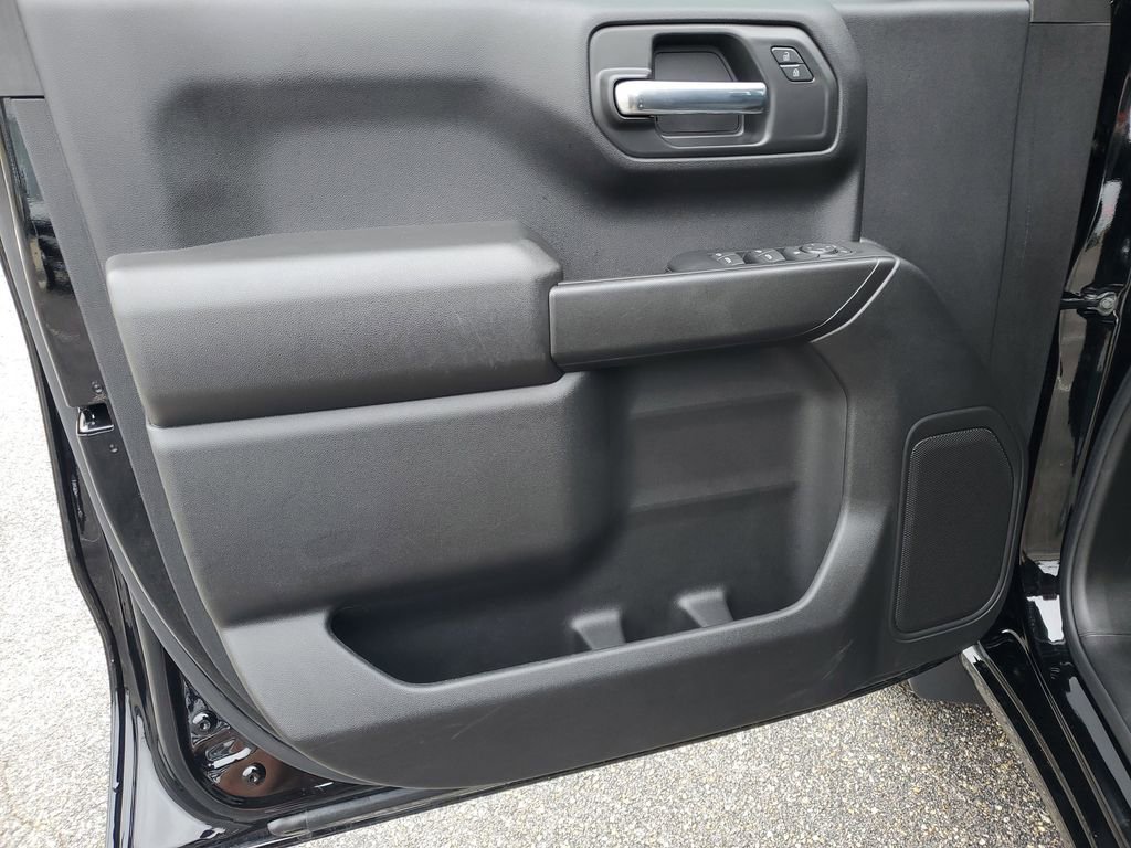 Used 2025 Chevrolet Silverado 1500 Custom image 8