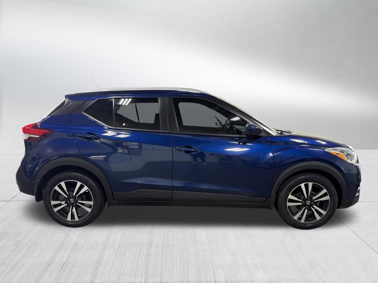 Used 2019 Nissan Kicks SV FWD image 8