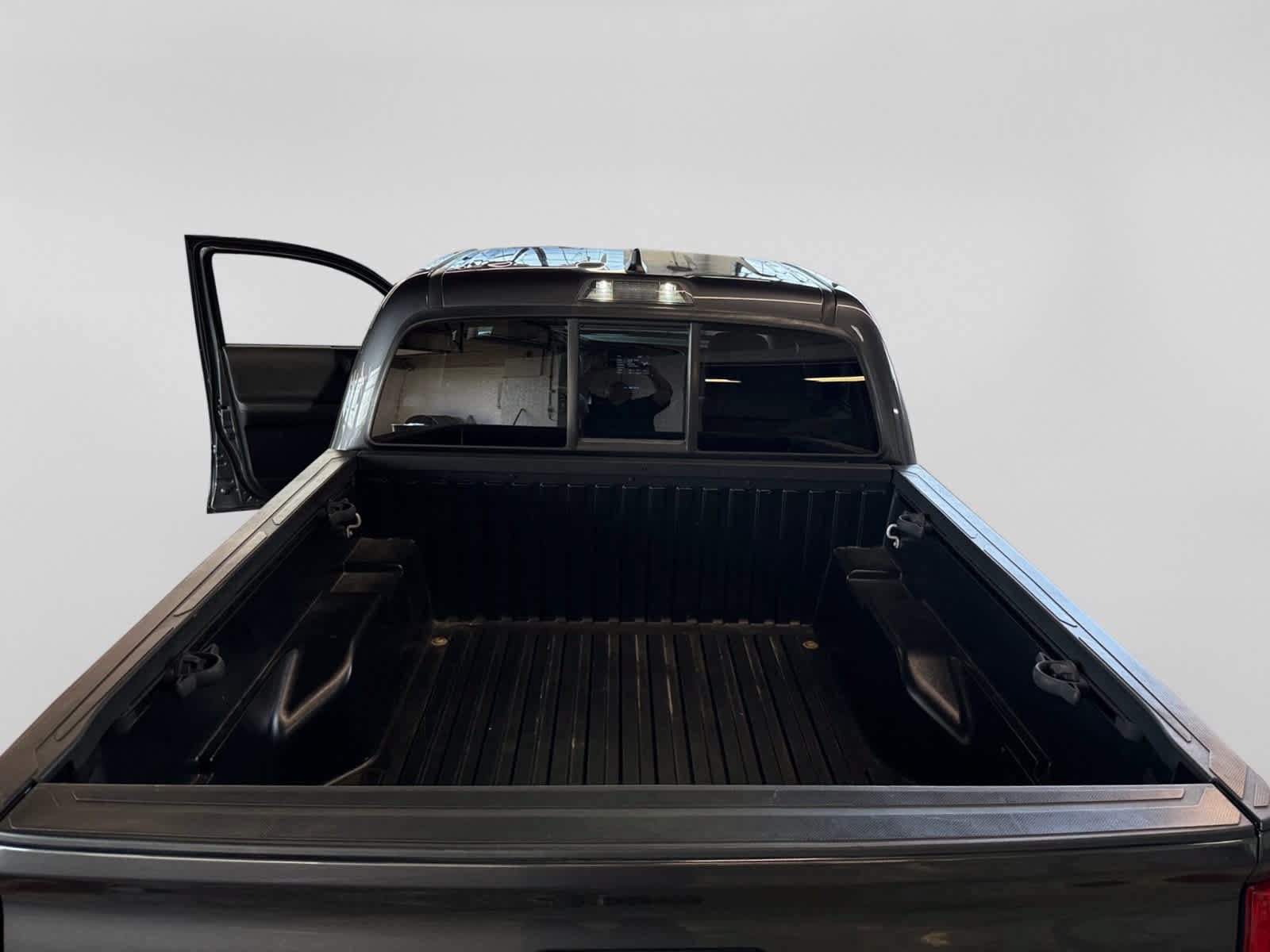 Used 2023 Toyota Tacoma SR AWD/4WD image 23
