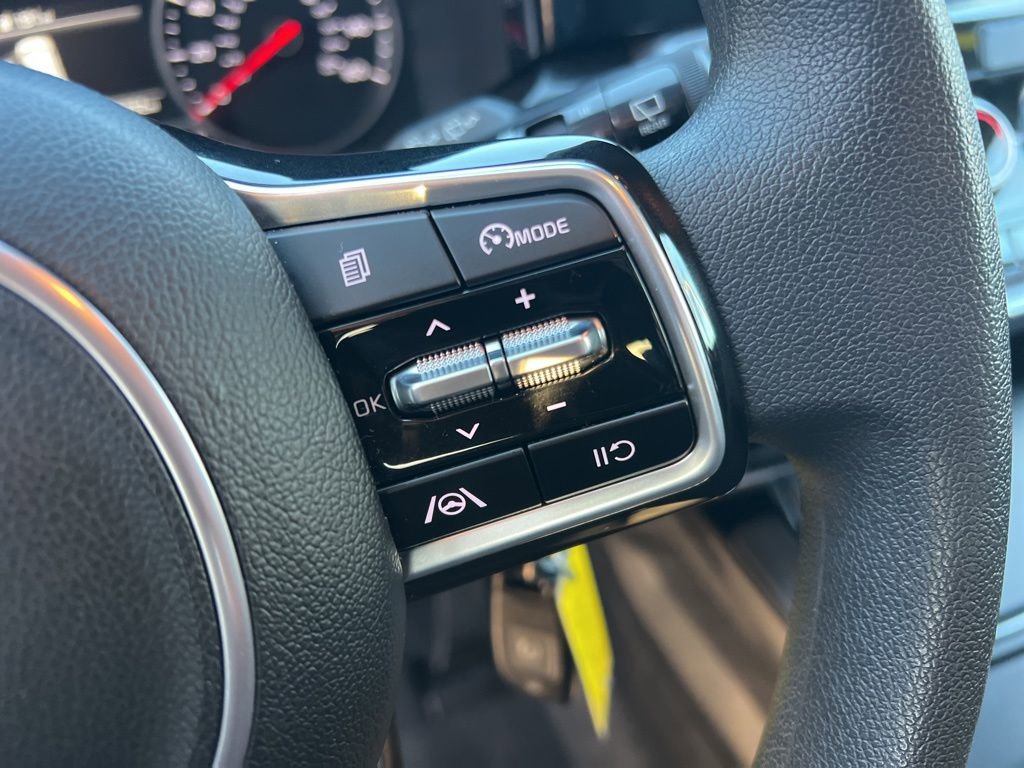 Used 2023 Kia Sorento LX image 15