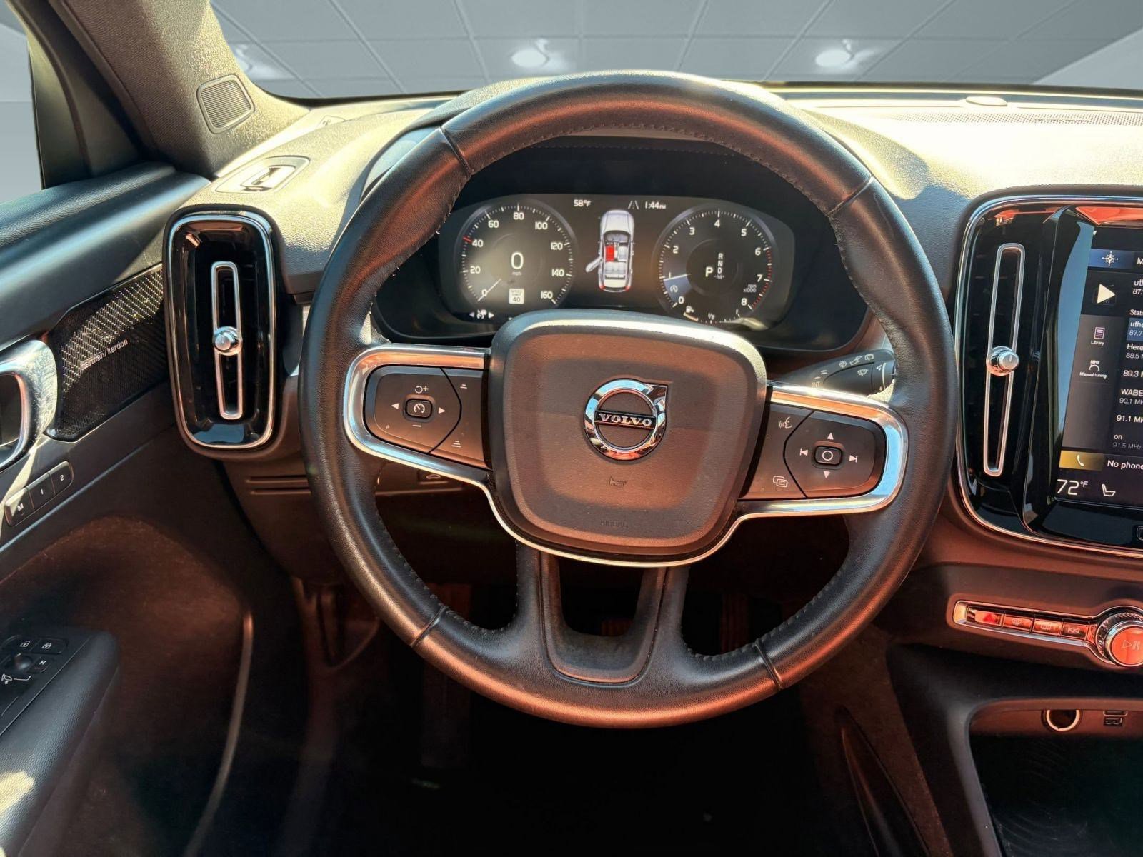 Used 2019 Volvo XC40 T5 Momentum image 24